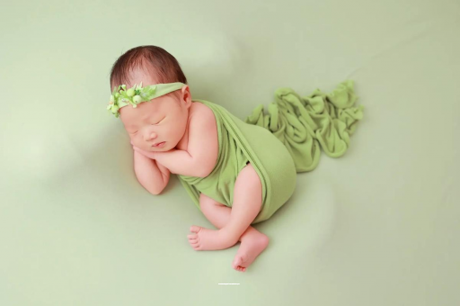 桦甸宝宝边吃边拉正常吗